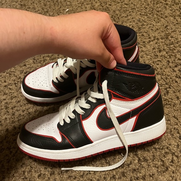Jordan 1 Bloodline Kids - Picture 3 of 5